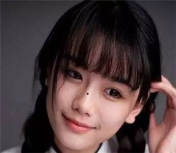 腋下痣的位置与命运图解(2)