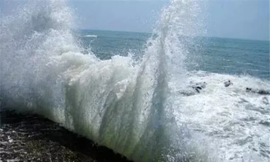 做梦给人倒水杯漏水什么意思周公解梦(2)