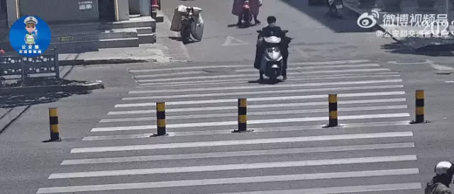 周公解梦梦见有人骑电动车摔倒了什么意思啊(11)