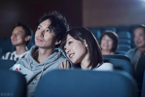 梦到前女友看着我是什么征兆呢周公解梦(1)