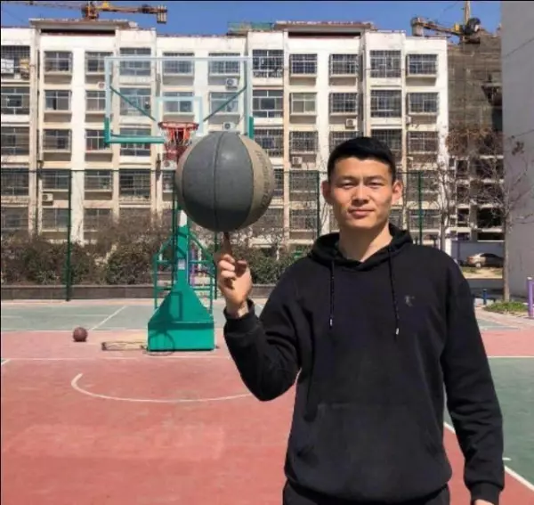 任宇鑫篮球简历哪里人(2)