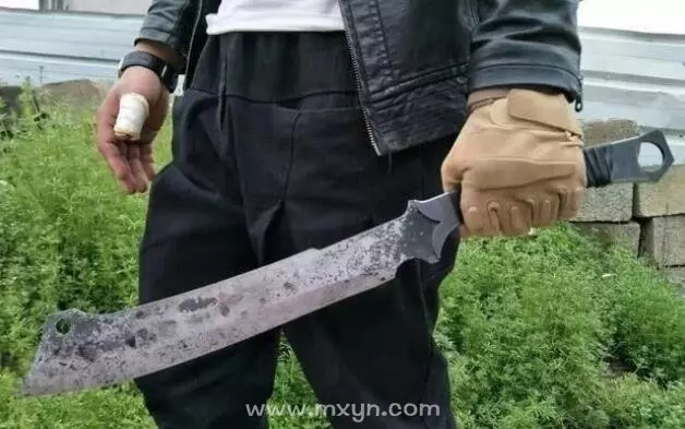 梦见砍掉手脚是什么征兆周公解梦女人(1)