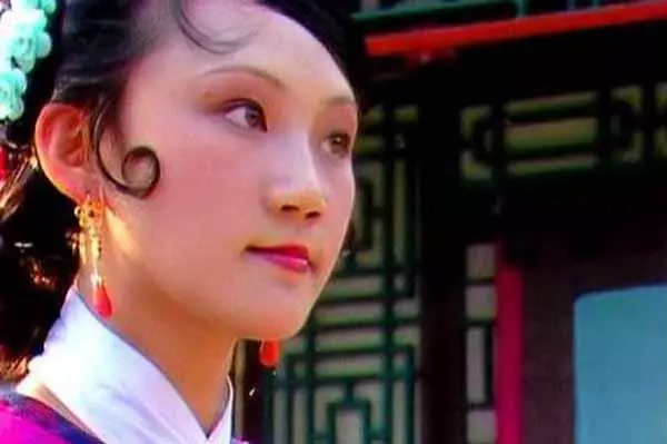 秋桐和贾琏什么关系(1)