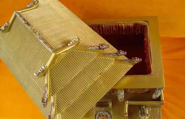 梦见把父母骨灰取回家什么意思周公解梦(1)