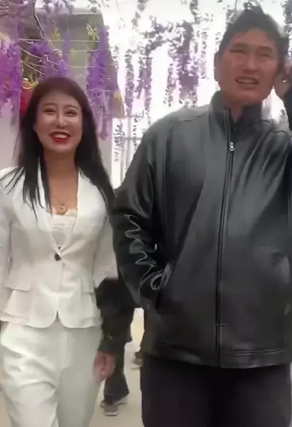 网红丹娜是哪一年出生的(8)