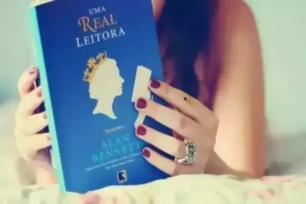 人的眉毛中间长痣代表什么女人命运图解(4)