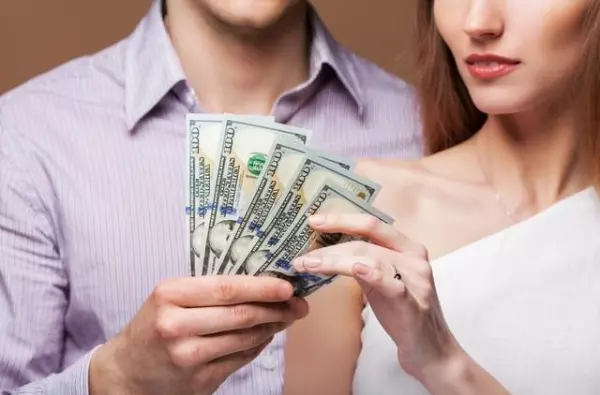 属狗男性2024年运势如何看婚姻好不好呢(2)