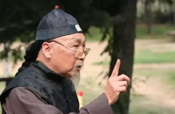 康熙算命你是阴人是哪一集出现的呢(24)