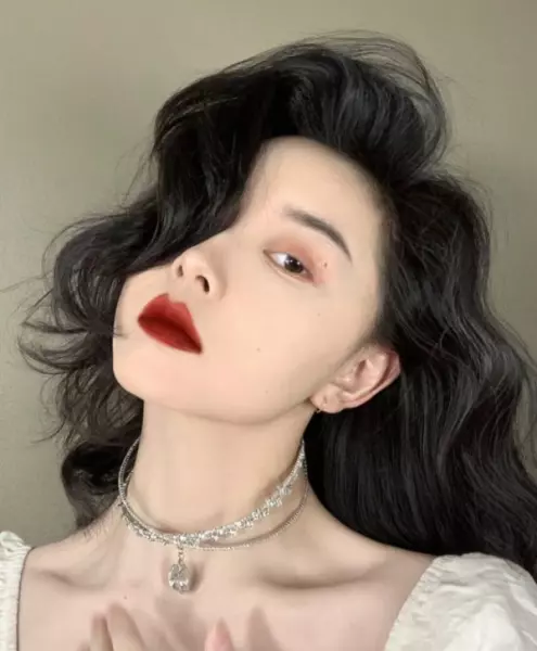 鼻梁痣的位置图解 女人(12)