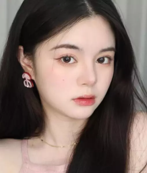 鼻梁痣的位置图解 女人(2)