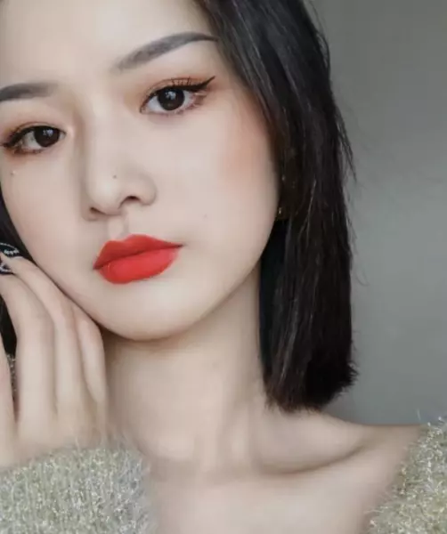 鼻梁痣的位置图解 女人(4)