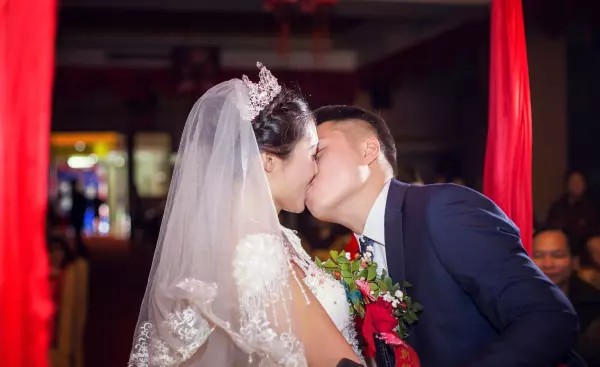 夫妻八字合不合,看什么地方(1)