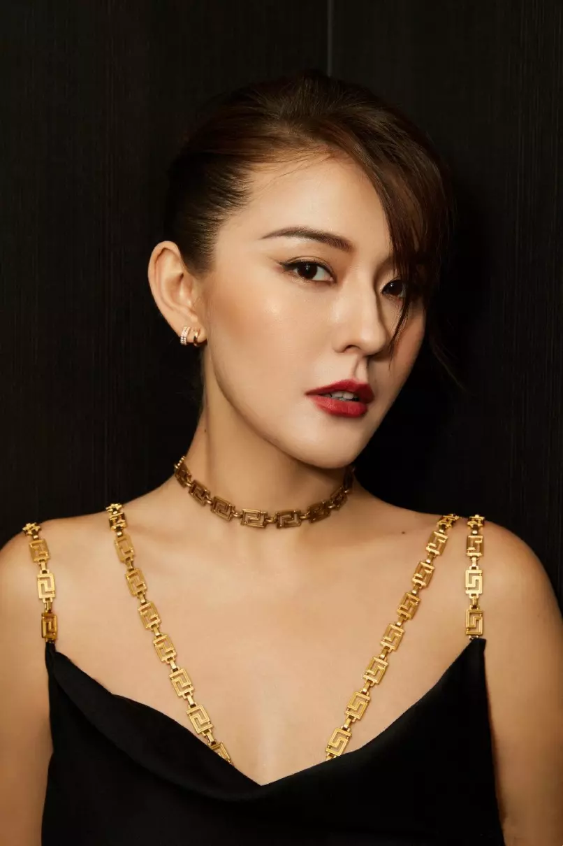 哪种女人脸型属于桃花脸(10)