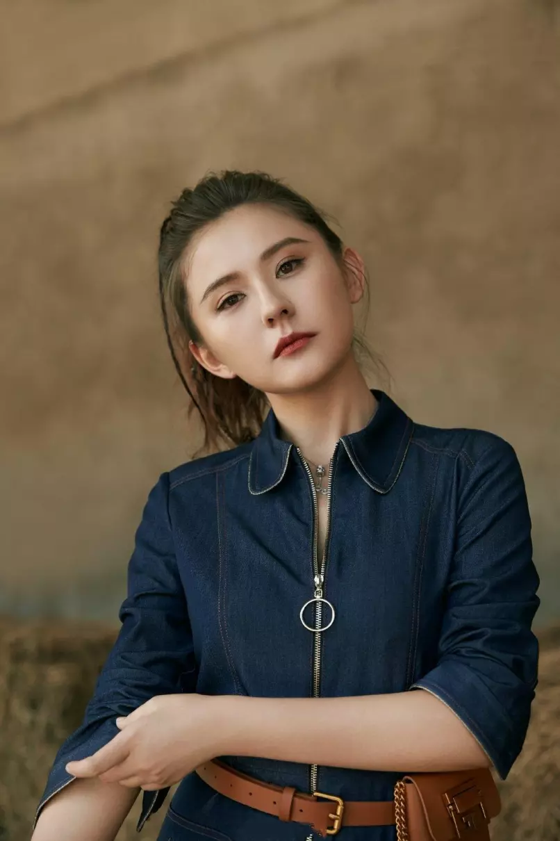 哪种女人脸型属于桃花脸(9)