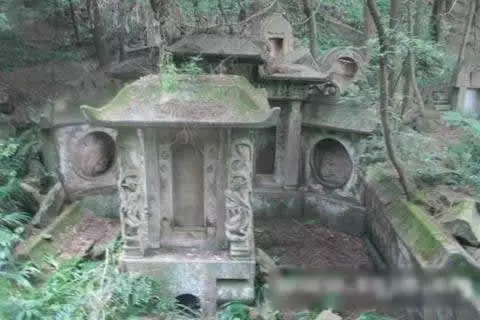 梦到破坏了别人的坟墓周公解梦是什么意思(1)