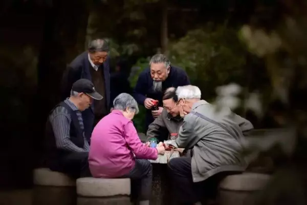 57年出生的鸡在2022年的运势如何呢(3)