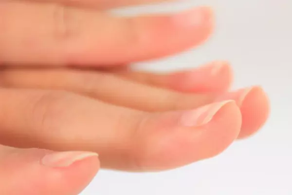 女人手腕纹有两条竖纹代表什么命运图解(3)