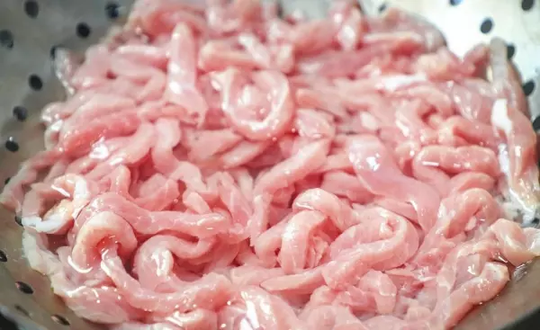 大肉肉丝怎样炒才能滑嫩(1)