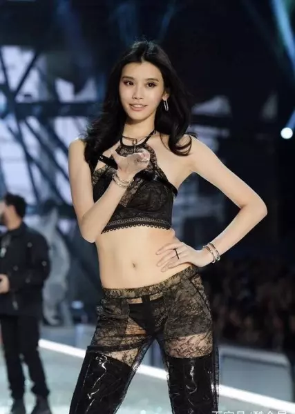 奚梦瑶的爸妈是干嘛的(2)