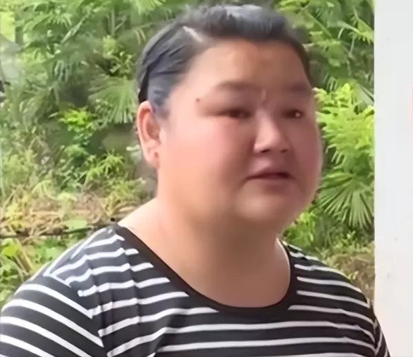 梦到家里挂着父母衣服什么意思周公解梦女人(5)