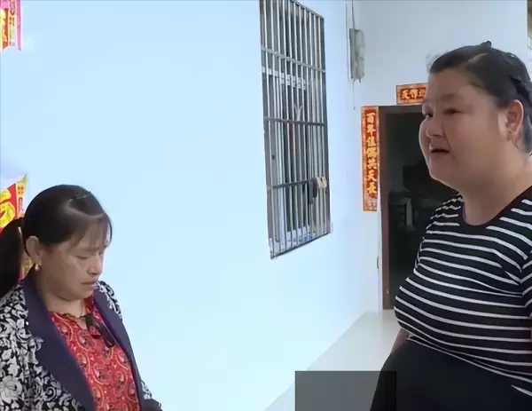 梦到家里挂着父母衣服什么意思周公解梦女人(7)