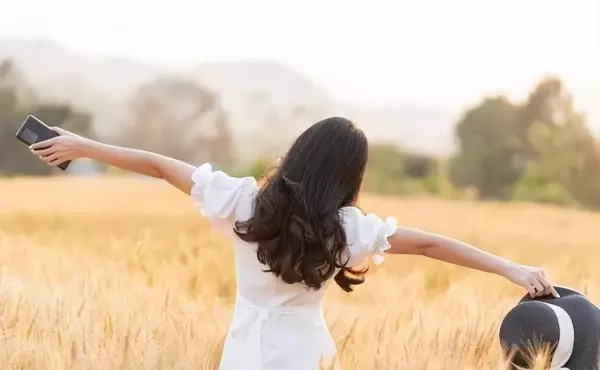 一个人的命运怎么样才能变好看一点女生(2)