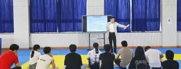 第二届青年运动会什么时间,在哪里举办(1)