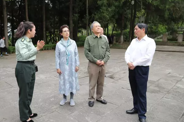 江泓的个人简介(2)