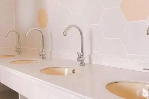 盥洗室读huan还是guan.