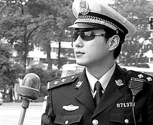 谭乔为什么没有当警察了(10)