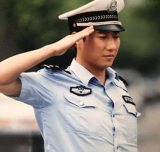 谭乔为什么没有当警察了(4)