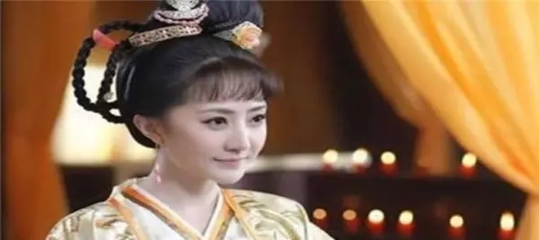算命先生说女子将来要当皇后什么意思呀(3)