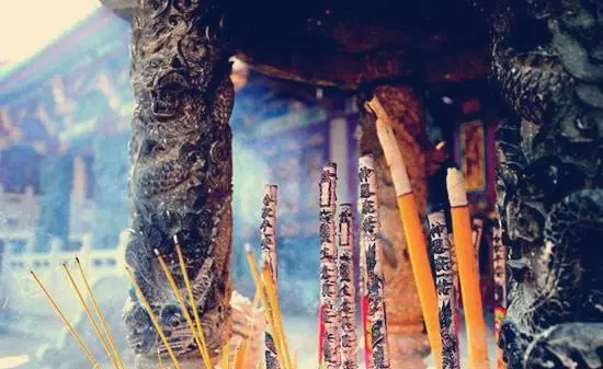 算命的说6岁前不能进寺庙是真的吗还是假的(2)