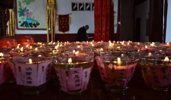 算命的说6岁前不能进寺庙是真的吗还是假的(3)