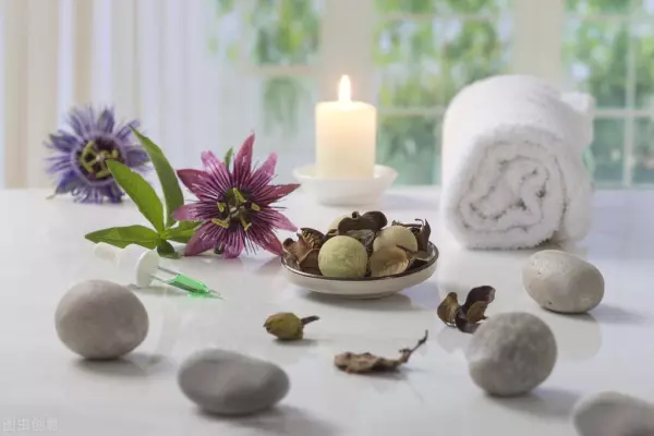 拈花惹草怎么读音是什么意思(3)