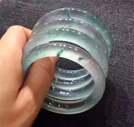 金凯麟珠宝金行翡翠是真的吗(1)