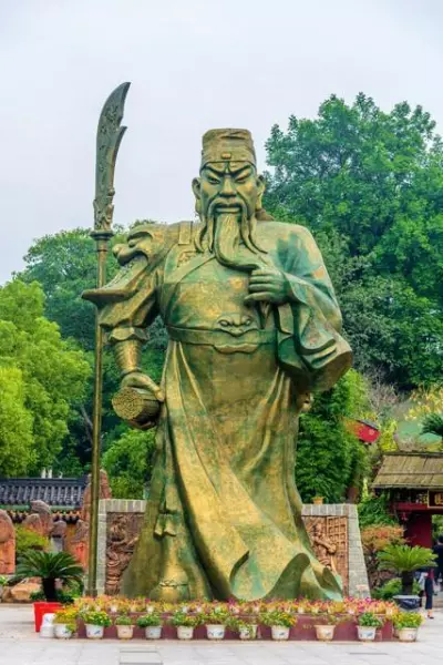 不屈服命运的古代名人故事50字怎么写(2)
