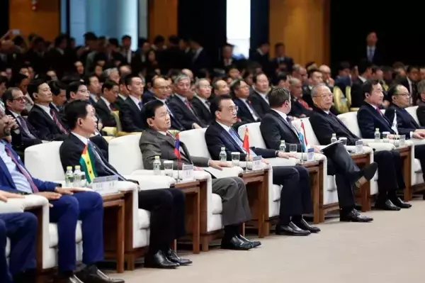 人类命运共同体主张为解决哪三大赤字问题(2)