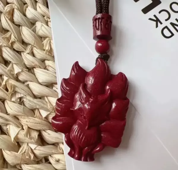 戴朱砂手串有什么好处与坏处(3)