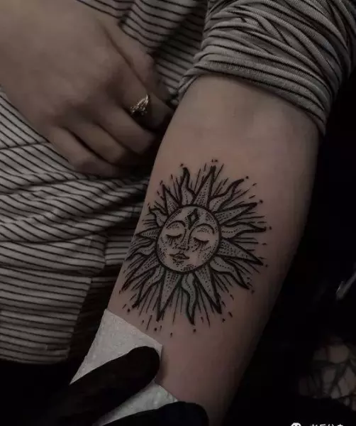 花蛋纹身是什么意思(48)