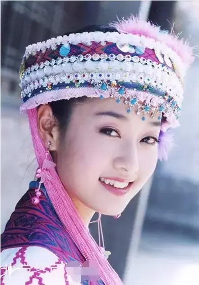 长一对虎牙的女性意味着什么(1)