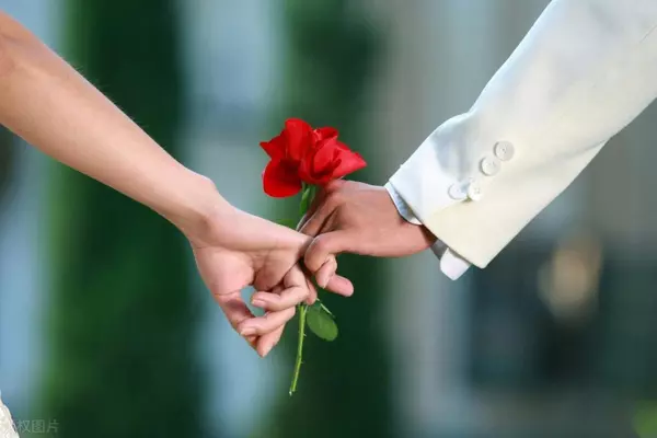 金牛女巨蟹男2021感情运势如何呢(11)