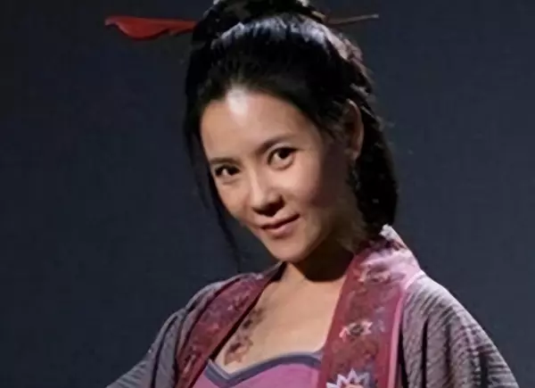颜值高学识平平但命运悲惨的女生(3)