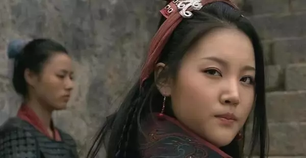 颜值高学识平平但命运悲惨的女生(4)