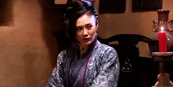 颜值高学识平平但命运悲惨的女生(6)