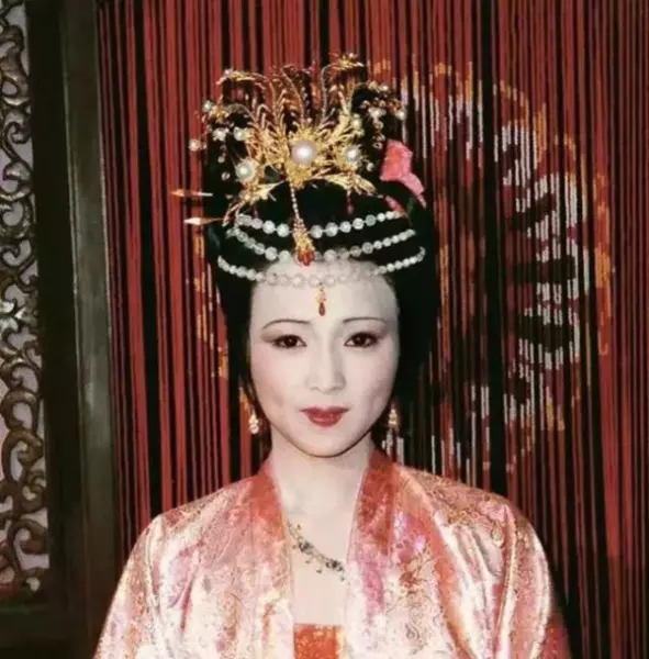 改写红楼梦人物命运结局的句子怎么写的(3)