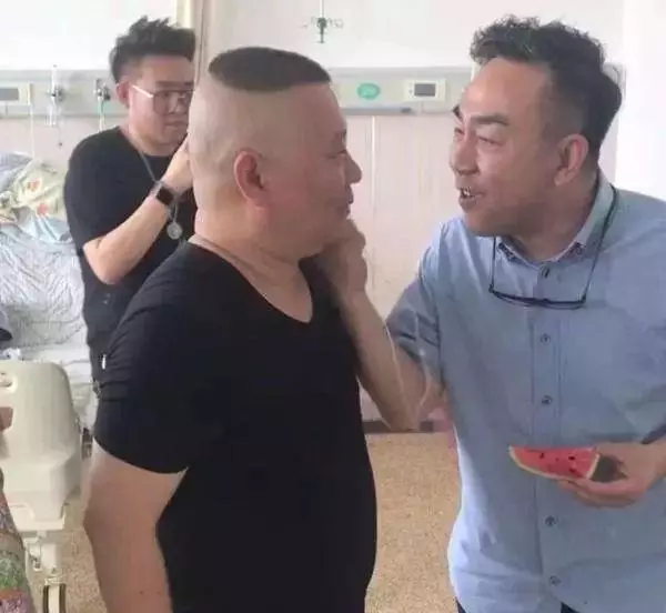 杨光的快乐生活被算命的骗买彩票(39)
