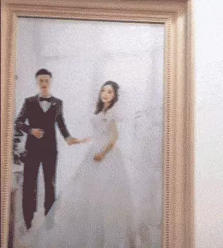 女生穿衣服是什么样的(23)
