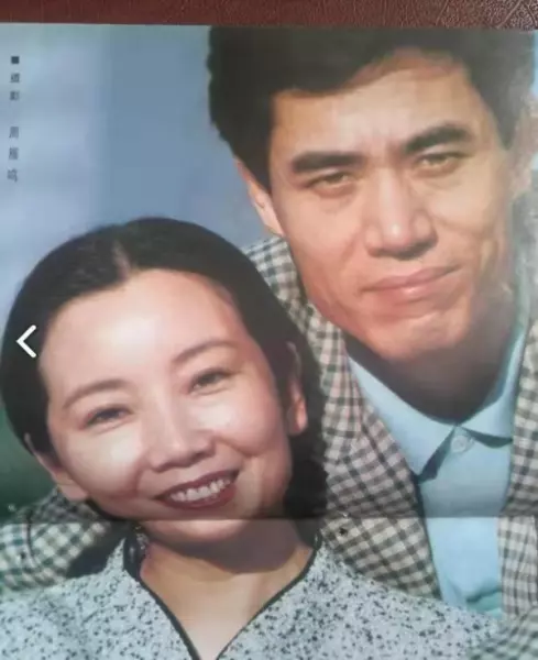 国家命运第六集拍桌子的老师是谁扮演的(35)
