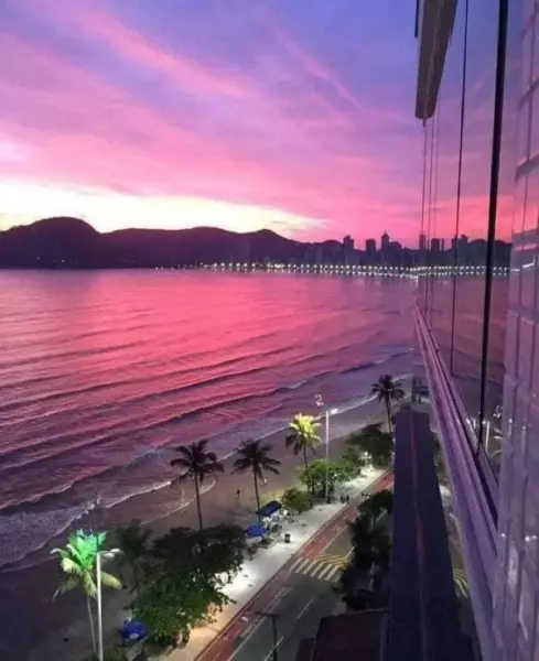 清吟晓露叶愁噪夕阳枝的意思(1)